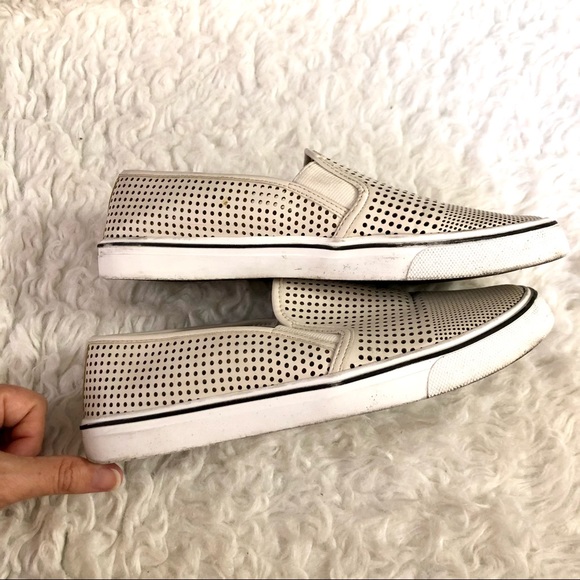 Mossimo cream perforated slip on loafer, 9.5 - Picture 5 of 8